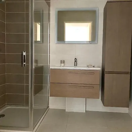 Spacieux Avec Jardin Dans De Grand Standing Avec Piscine Lägenhet