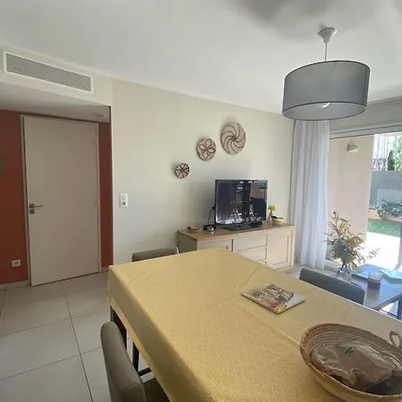 Spacieux Avec Jardin Dans De Grand Standing Avec Piscine Lägenhet