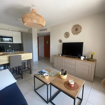 Spacieux Avec Jardin Dans De Grand Standing Avec Piscine Sanary-sur-Mer