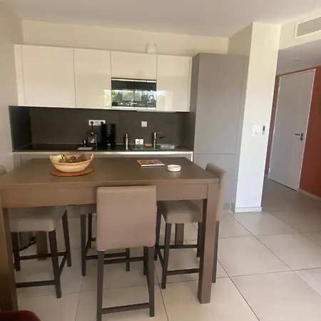 Spacieux Avec Jardin Dans De Grand Standing Avec Piscine Sanary-sur-Mer