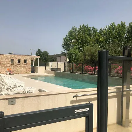 Spacieux Avec Jardin Dans De Grand Standing Avec Piscine